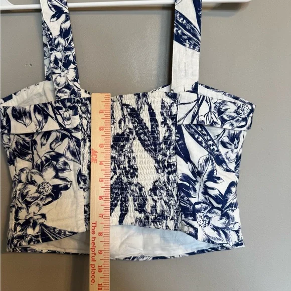 Abercrombie & Fitch Women’s Sweetheart Neck Cropped Print Women's Tank Top - Picture 9 of 10